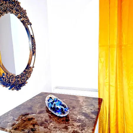 Spacious 3 5* Mansion Near Muzeului Square. Free Parking Apartmán *