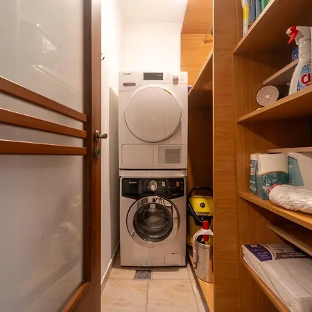 Spacious 3 5* Mansion Near Muzeului Square. Free Parking * Клуж-Напока