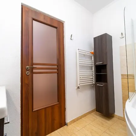 Spacious 3 5* Mansion Near Muzeului Square. Free Parking Апартаменти *