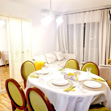 Spacious 3 5* Mansion Near Muzeului Square. Free Parking Апартаменти *
