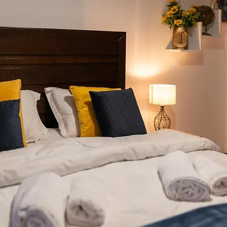 Spacious 3 5* Mansion Near Muzeului Square. Free Parking Апартаменти