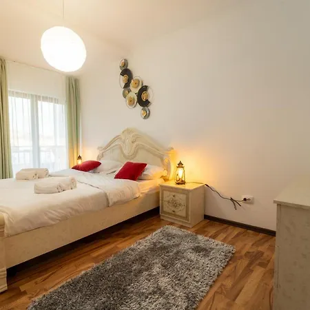 Апартаменти Spacious 3 5* Mansion Near Muzeului Square. Free Parking