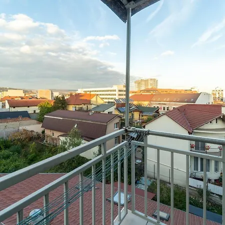 Spacious 3 5* Mansion Near Muzeului Square. Free Parking דירה קלוז'-נאפוקה