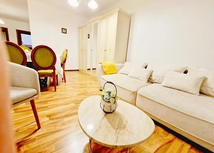 Spacious 3 5* Mansion Near Muzeului Square. Free Parking Kluž