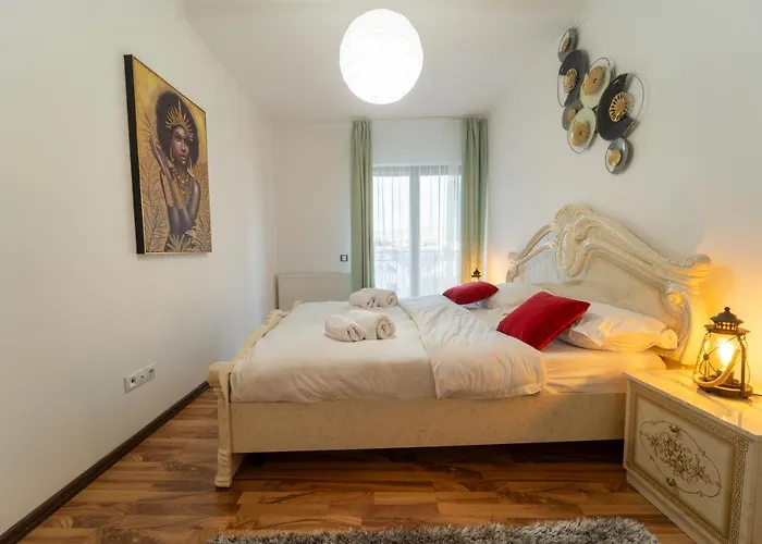 Spacious 3 5* Mansion Near Muzeului Square. Free Parking *