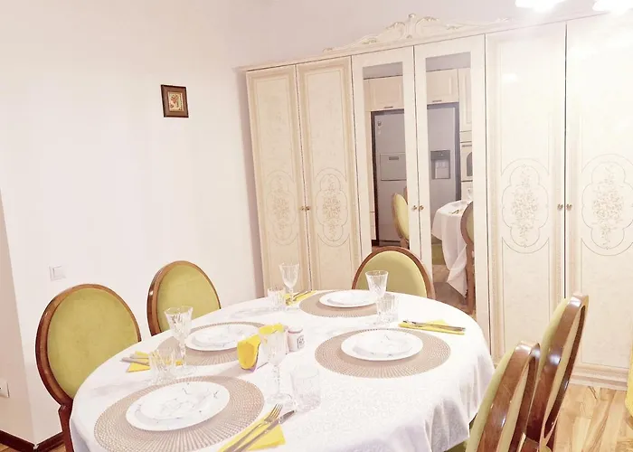 Apartmán Spacious 3 5* Mansion Near Muzeului Square. Free Parking *